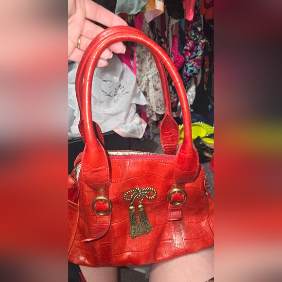 🍁🍂RARE VTG Genuine Red Leather Croc Betsey Johnson Satchel Gold Tassel Key Fob - Picture 3 of 13
